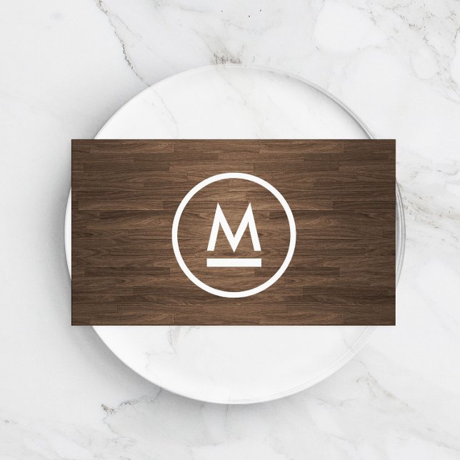 Tarjeta De Visita Gran monograma moderno inicial sobre madera marrón (Subido por el creador)