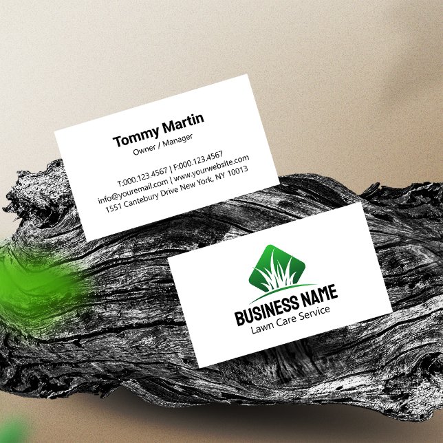 Tarjeta De Visita Green Modern Lawn Care Landscaping (Subido por el creador)