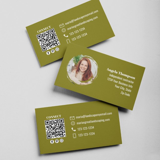Tarjeta De Visita Green Photo QR Code Social Media (Green modern business card design with simple qr code template.)