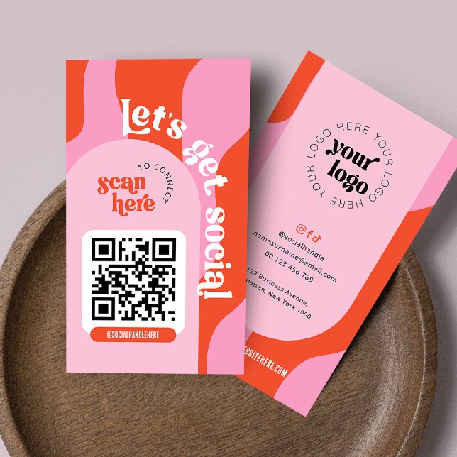 Tarjeta De Visita Groovy Red Rosa y Red Trendy Social Media QR Code (Trendy retro QR code business cards - great to promote your social media or website)