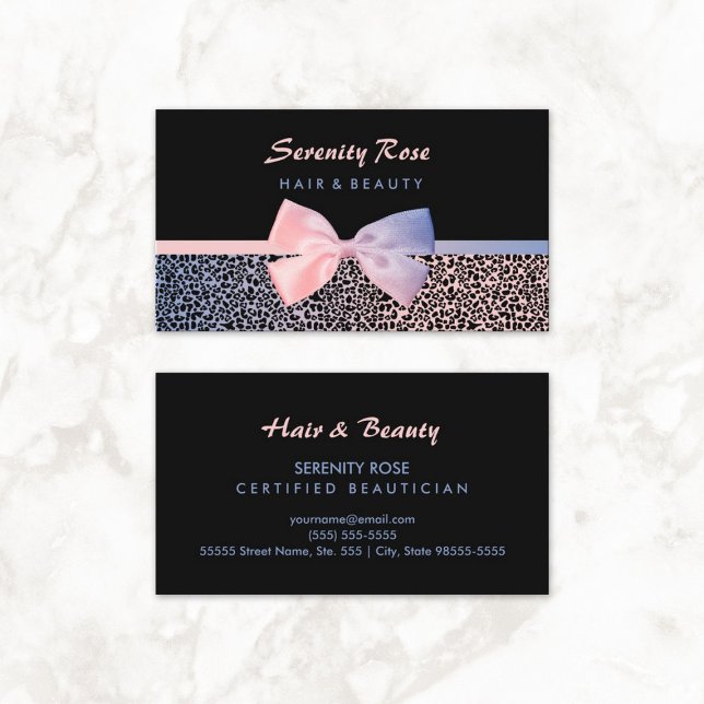 Tarjeta De Visita Impresión de leopardo azul rosado de Beautician de (Chic Beautician Pink Blue Leopard Print With Bow Business Cards)