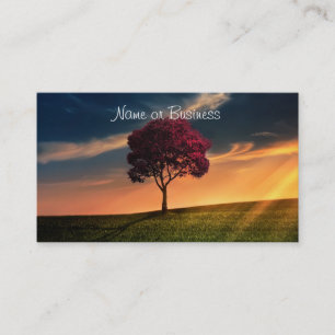 Tarjeta De Visita Increíble paisaje con un árbol rojo al atardecer