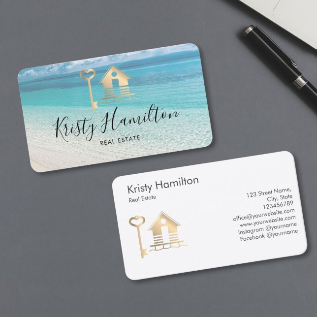 Tarjeta De Visita inmobiliaria casa profesional inmobiliaria inmobil (real estate agent business card with house on the water and golden key, beach background)