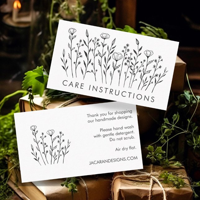 Tarjeta De Visita INSTRUCCIONES DE CUIDADO Moda Elegante Línea de Fl (CARE INSTRUCTIONS Chic Elegant Wildflower Line Art Business Card Black and White Simple Minimal)