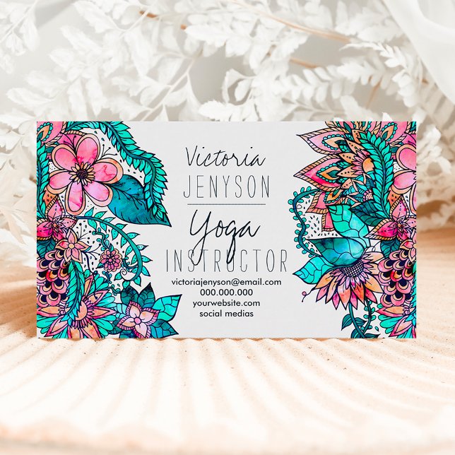 Tarjeta De Visita Instructor de yoga de ilustracion floral acuático (Subido por el creador)