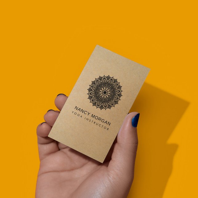 Tarjeta De Visita Instructor de Yoga Mandala Floral Kraft (Subido por el creador)
