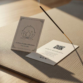 Tarjeta De Visita Instructor de Yoga Minimalista Lotus Luna 