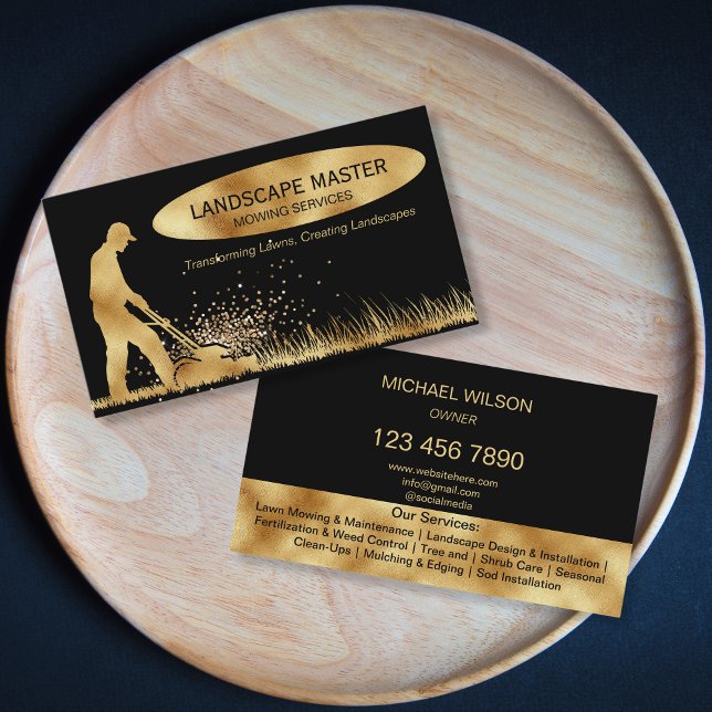Tarjeta De Visita Jardinería de labranza para cuidado de césped prof (golden mower on the black background landscaping business card)