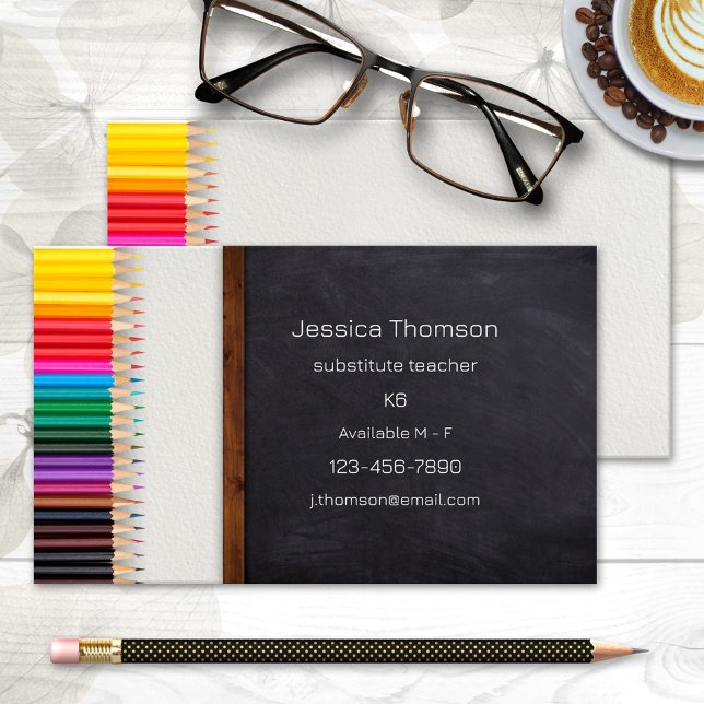 Tarjeta De Visita Lápices Creativos Pizarra Profesor (A cute colorful business card featuring pencils on a watercolor paper background with a chalkboard.)