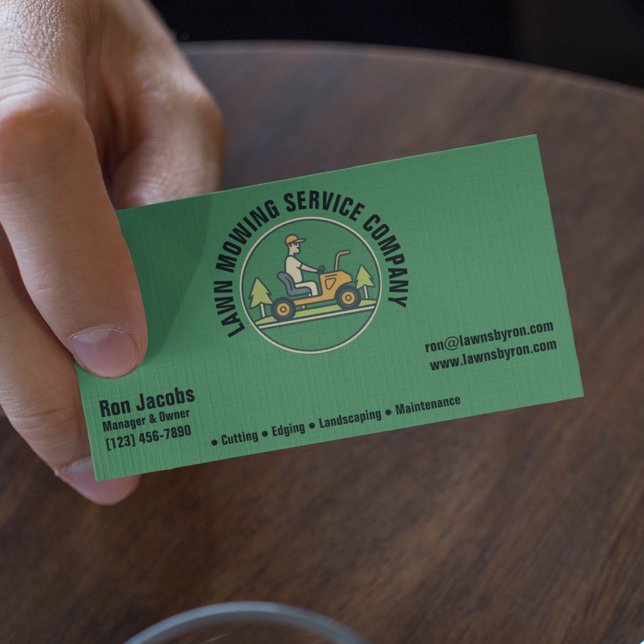 Tarjeta De Visita Lawn Mowing Services Company (Subido por el creador)