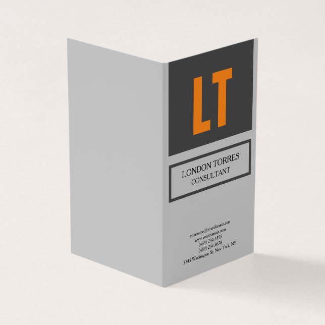 Tarjeta De Visita Llanura gris monogramada atractiva (Exterior)