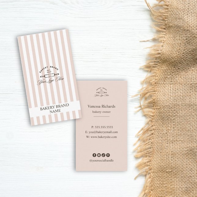 Tarjeta De Visita Logo de la vieja panadería rosa francesa elegante  (Subido por el creador)