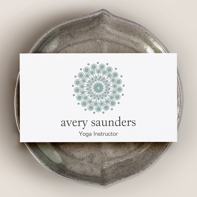 Tarjeta De Visita Logo del instructor de yoga y entrenador de medita (Subido por el creador)