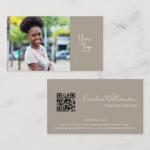 Tarjeta De Visita Logo moderno boho taupe simple código QR foto