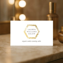 Logotipo de salón de entrenamiento con spray en pa