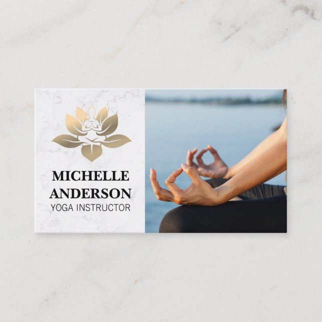 Tarjeta De Visita Logotipo de yoga dorado | Medición sentada (Anverso)
