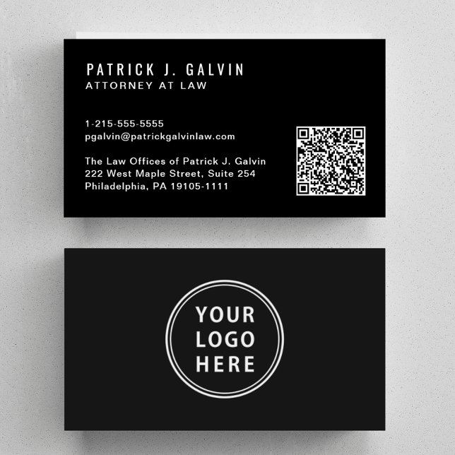 Tarjeta De Visita Logotipo mínimo de código QR profesional negro (Capture attention and make connections with our minimal modern logo and QR code black business card)