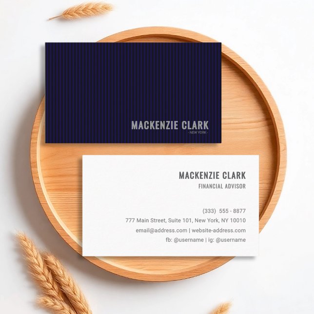 Tarjeta De Visita Luxurious Pinstripe Navy & White Business Card (Subido por el creador)