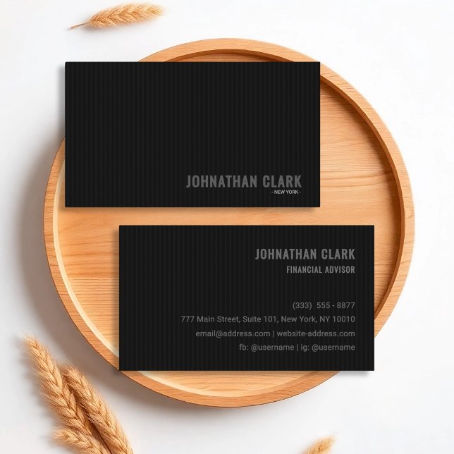 Tarjeta De Visita Luxurious Striped All-Black  Business Card (Subido por el creador)
