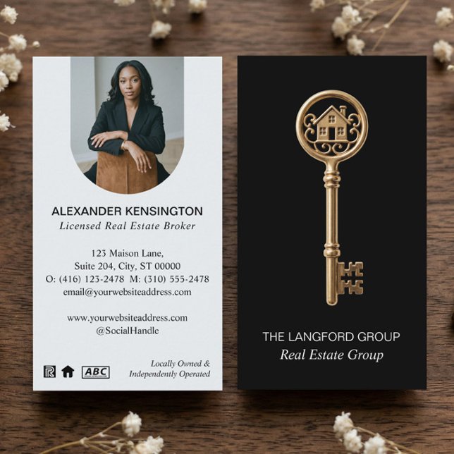 Tarjeta De Visita Luxury Black Gold Home Key Real Estate Agent Photo (Luxury Black Gold Home Key Real Estate Agent Photo Business Card)