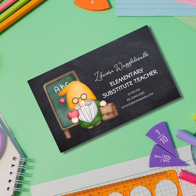 Tarjeta De Visita Maestra De Gnome De Cuidada Acuarela En Chalkboard (Cute Watercolor Gnome Teacher On Chalkboard Business Card)