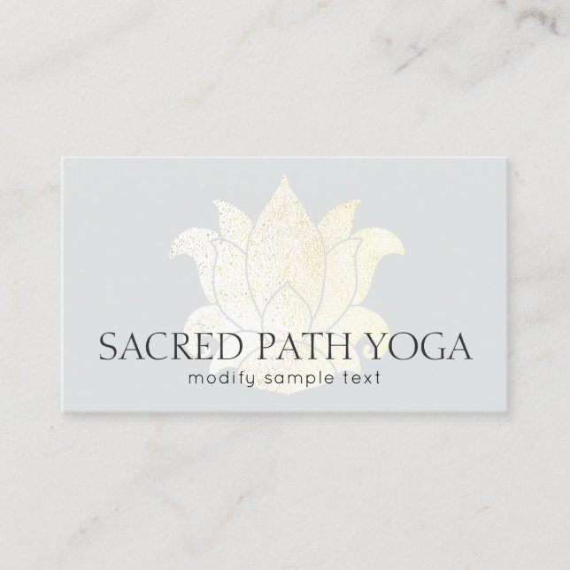 Tarjeta De Visita Maestría elegante y moderna de yoga de oro Lotus (Anverso)