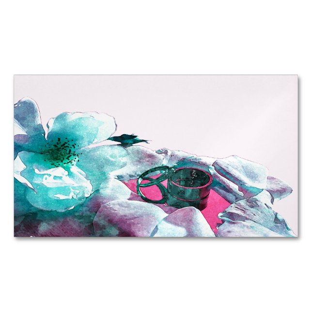 Tarjeta De Visita Magnética Anillos con pétalos de rosa blancos (Anverso)