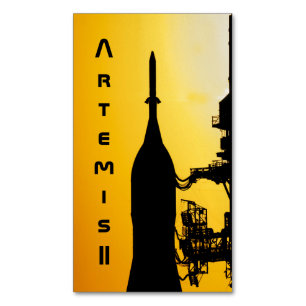 Tarjeta De Visita Magnética Artemis II hacia la plataforma de lanzamiento