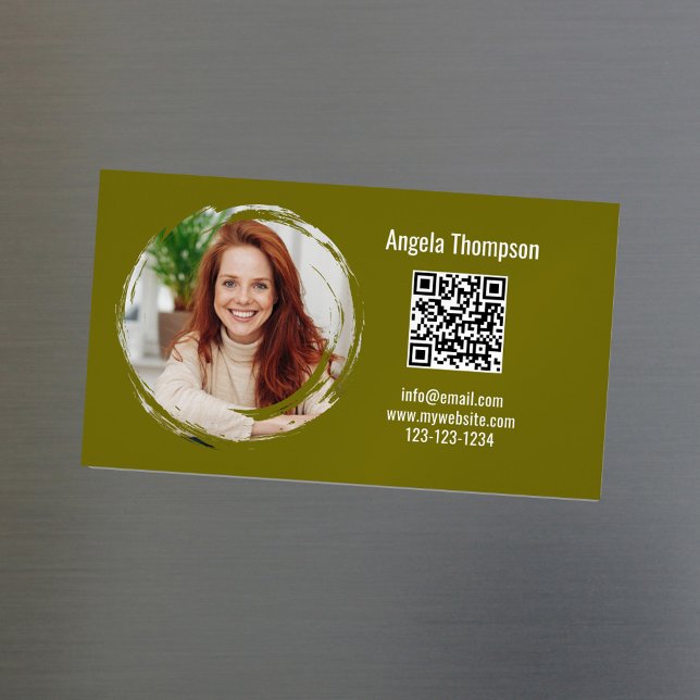Tarjeta De Visita Magnética Photo QR Code Green Modern Magnetic  (Green photo magnetic business card with scannable QR code.)