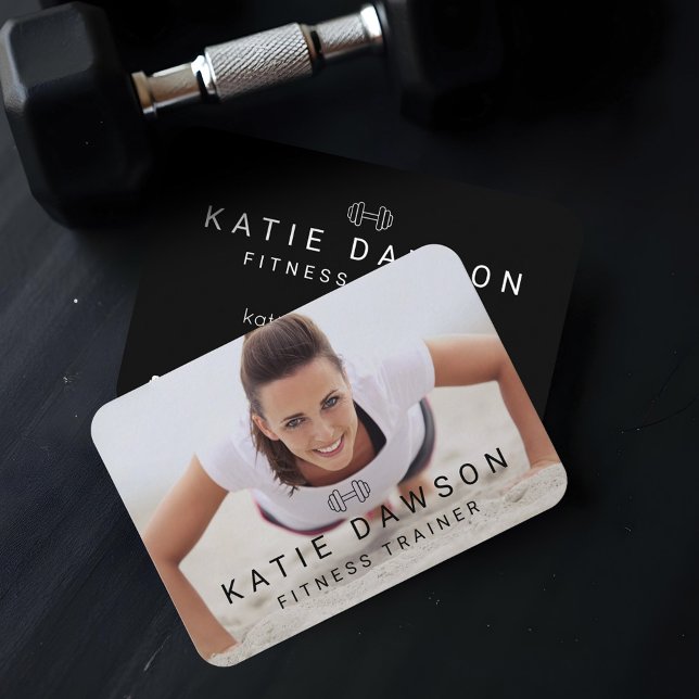Tarjeta De Visita Mancuerna de Fitness Entrenador Personal Minimalis (Trendy Personal Trainer Photo & Dumbell Logo Business Card)