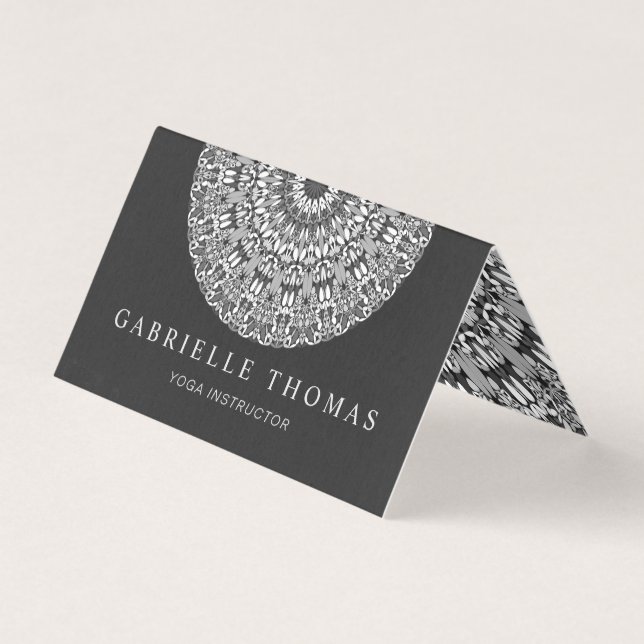 Tarjeta De Visita Mandala floral blanco y negro (Anverso)