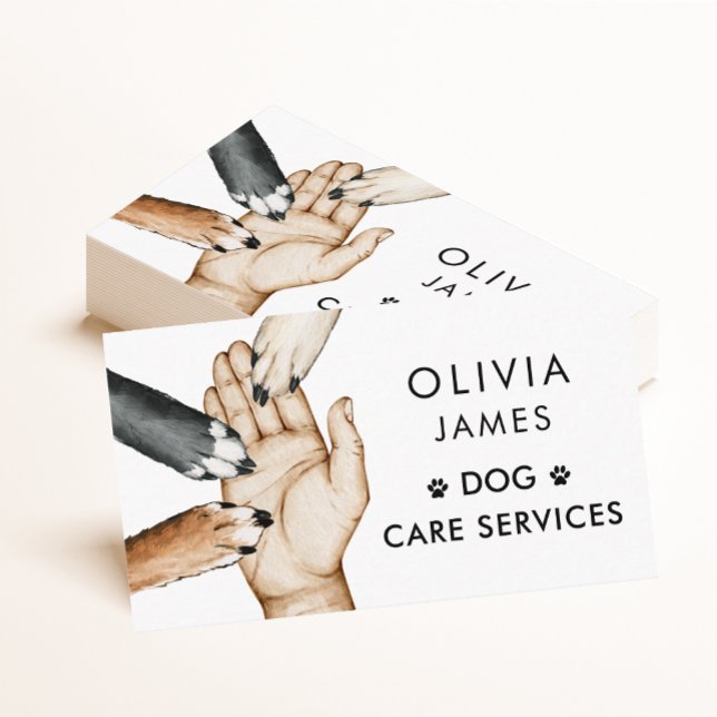 Tarjeta De Visita Mano sosteniendo patas de perro Caminando y cuidan (Subido por el creador)