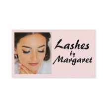 Maquillaje de pestañas con escritura negra y rosa 