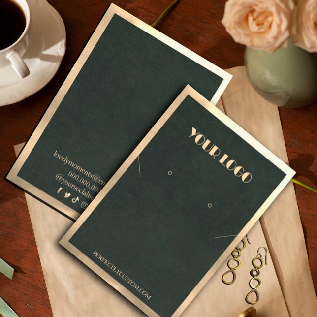 Tarjeta De Visita Marco dorado verde Anillos de collar modernos (Green Gold Frame Modern necklace earrings Business Card#diyjewerlydisplay #zazzlemade#modernjewelry)