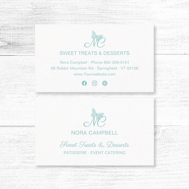 Tarjeta De Visita Mariposa turquesa monograma simple y elegante (Modern, elegant  turquoise typography, butterfly monogram business card with social media icons.)
