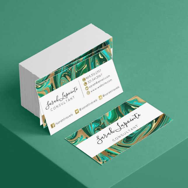 Tarjeta De Visita Mármol líquido verde y dorado de moda (Subido por el creador)