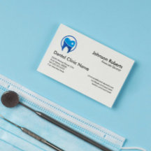 Médica odontólogo profesional de la clínica dental