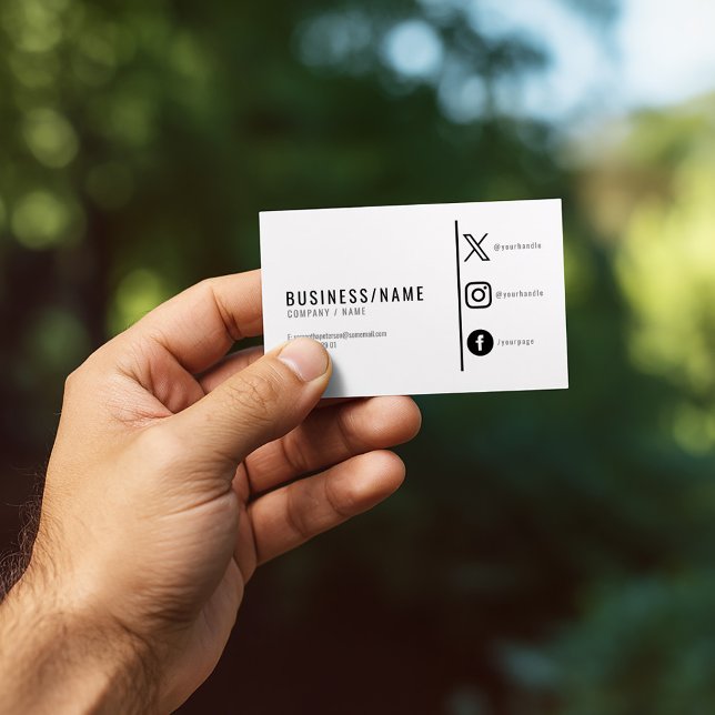 Tarjeta De Visita Medios sociales modernos en blanco y negro (Minimalist business card with bold text and social media icons.)
