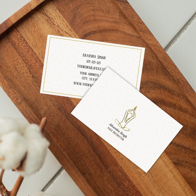 Tarjeta de visita mínima del instructor de yoga (Subido por el creador)