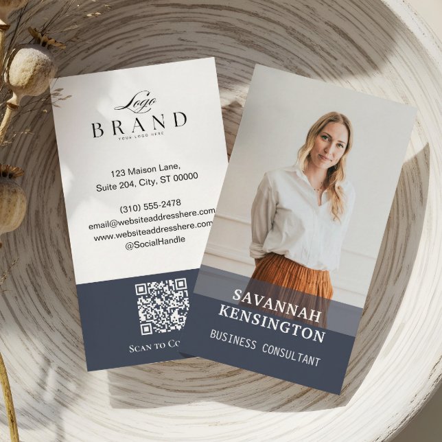 Tarjeta De Visita Minimal Modern Professional Photo Company Logo QR (Minimal Modern Professional Photo Company Logo QR Business Card)