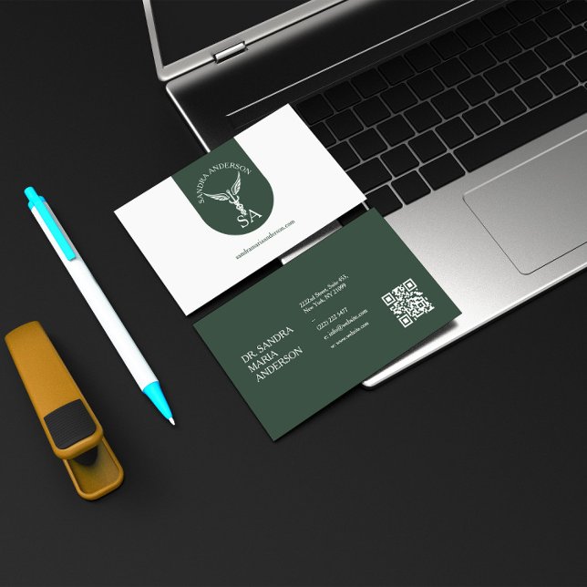 Tarjeta De Visita Minimalist Dark Green Medical URL Code (Subido por el creador)