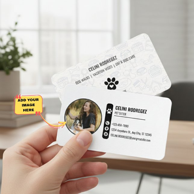 Tarjeta De Visita Minimalist Paw Print Pet Sitting Business Card  (Minimalist Paw Print Pet Sitting Business Card with Photo and Social Media Details)