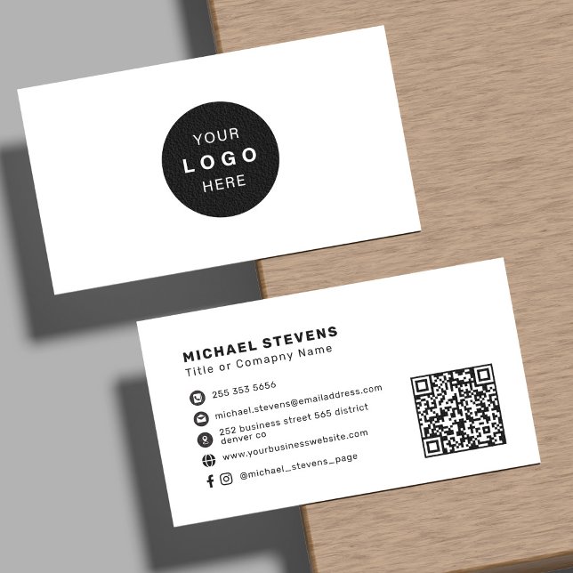 Tarjeta De Visita Minimalist professional company logo QR code  (Subido por el creador)