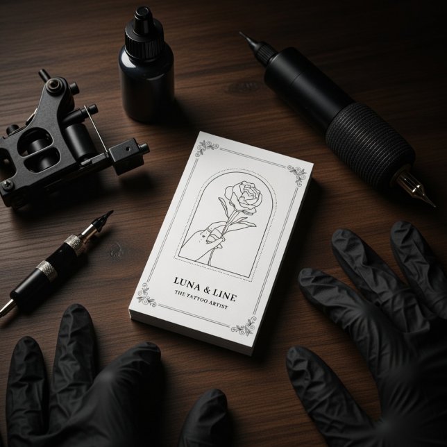 Tarjeta De Visita Minimalist Tattoo Artist Card with QR Code (Subido por el creador)