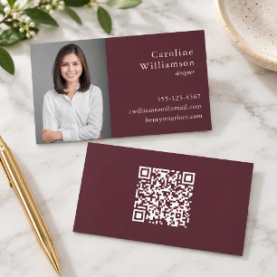 Tarjeta De Visita Minimalista Básico Burgundy Profesional Foto QR