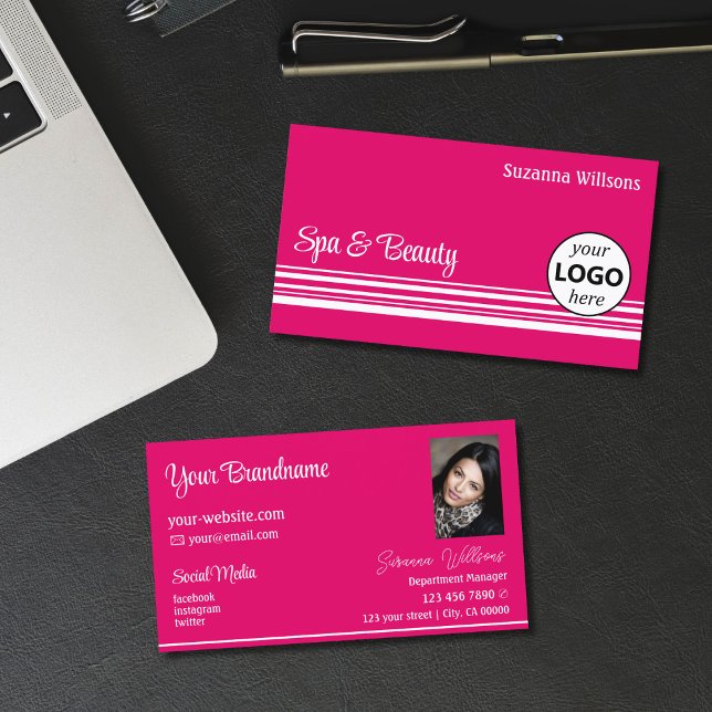 Tarjeta De Visita Moda moderna de franjas blancas rosadas con logoti (Subido por el creador)