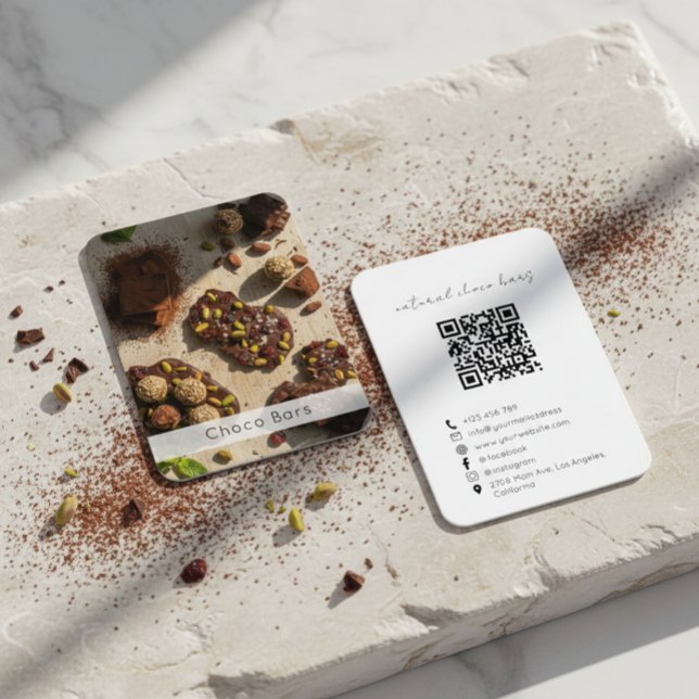 Tarjeta De Visita Modern Artisan Chocolate Brand QR Code  (Subido por el creador)