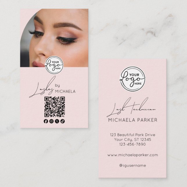 Tarjeta De Visita Modern Blush Pink Script Logo QR Code Photo Lashes (Anverso / Reverso)