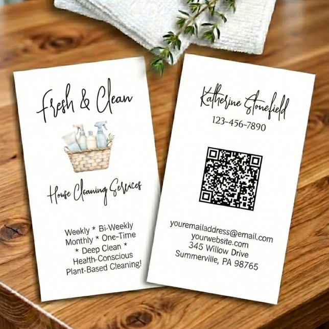 Tarjeta De Visita Modern QR Code Vertical House Cleaning Services (Subido por el creador)