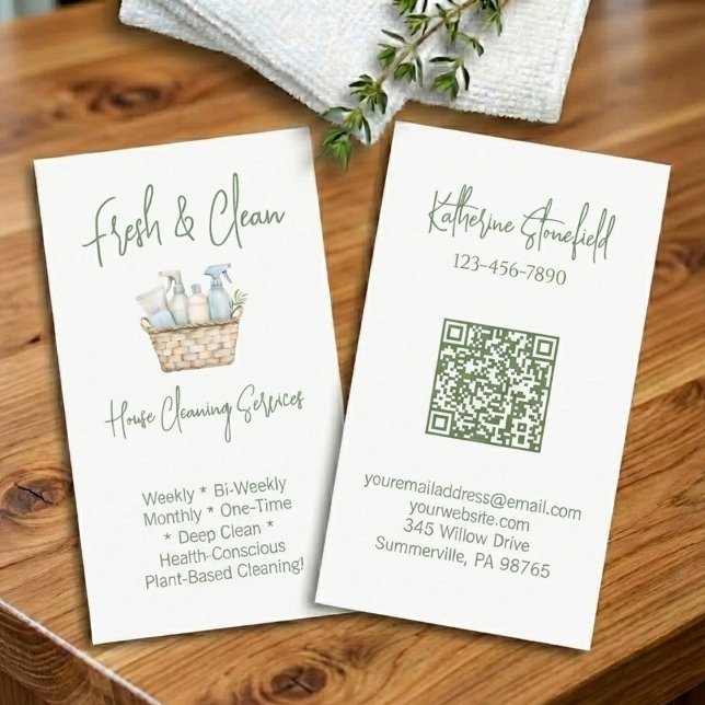 Tarjeta De Visita Modern QR Code Vertical House Cleaning Services (Subido por el creador)